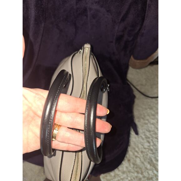 61. Coach Colorblock Mia Top Handle Satchel. - Picture 4 of 6